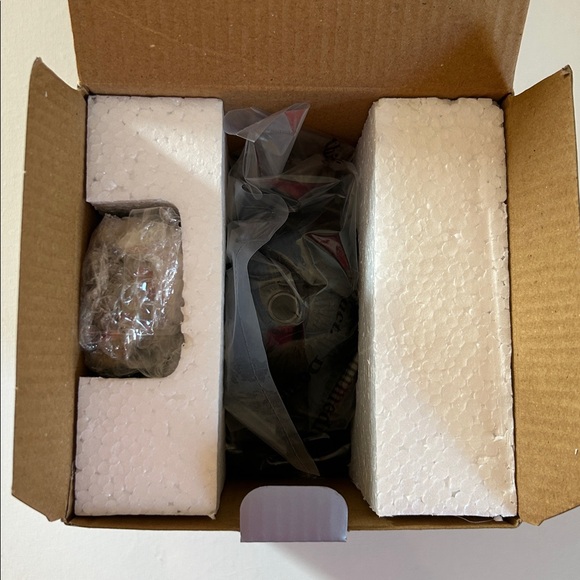 Wayland Square Contemporary Fountain Little Lotus - Picture 4 of 4